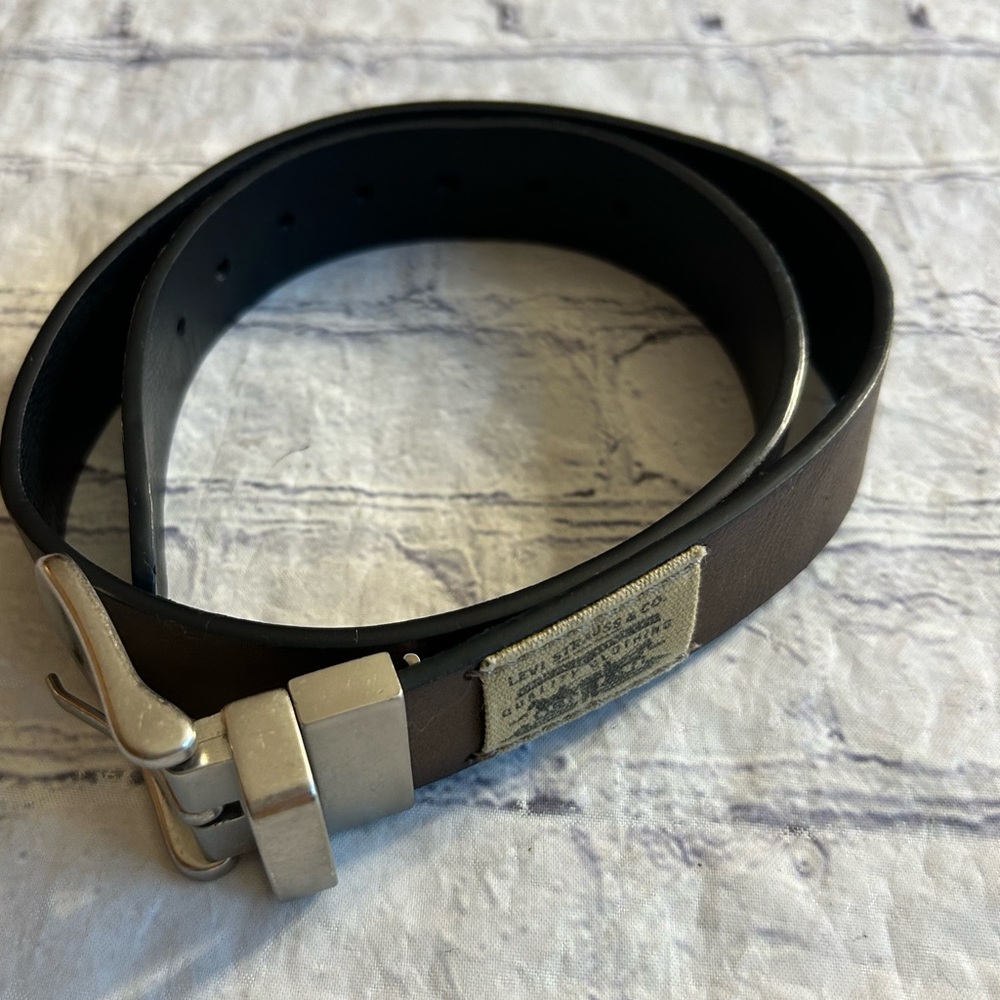 LEVI STRAUSS REVERSIBLE BROWN/BLACK VEGAN LEATHER BELT SIZE M(26-28)